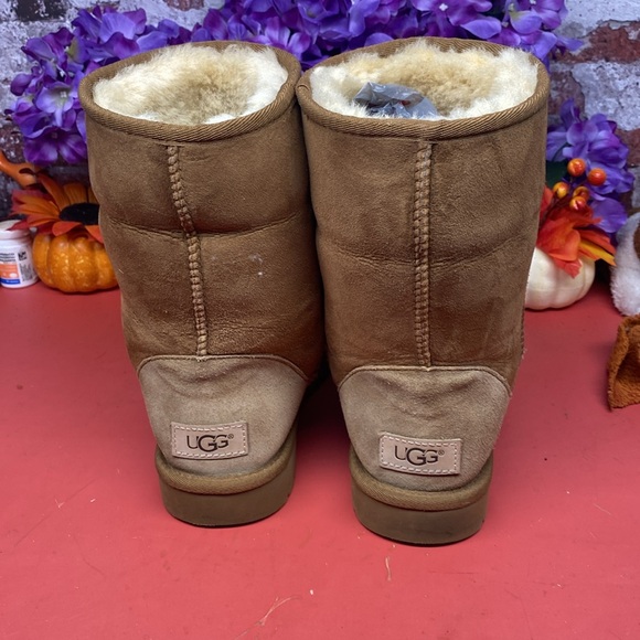 Ugg boots SZ 7 - Picture 3 of 7